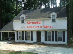 David Bowden used his home as a political sign. Image courtesy of the fr33 Asheville blog